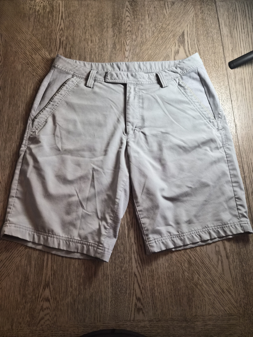 Under Armour Men's Athletic Shorts in Light Gray